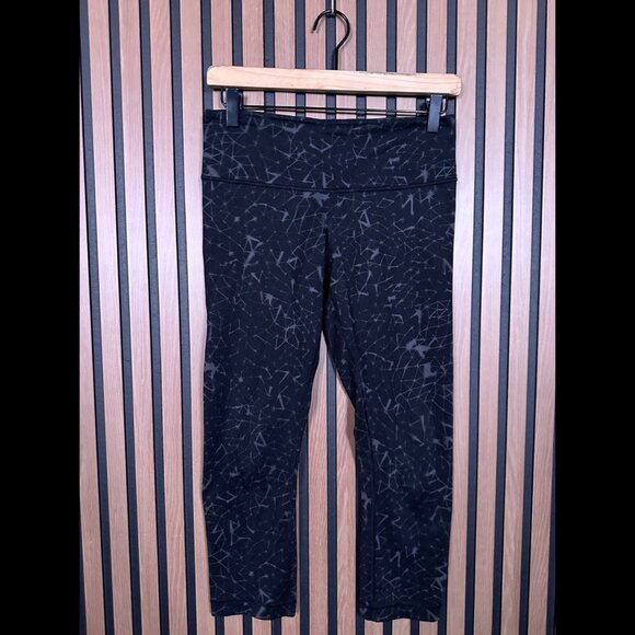 Lululemon Pants 6 / S Womens Black Abstract Under Wunder Low Rise Crop Leggings - Picture 1 of 8